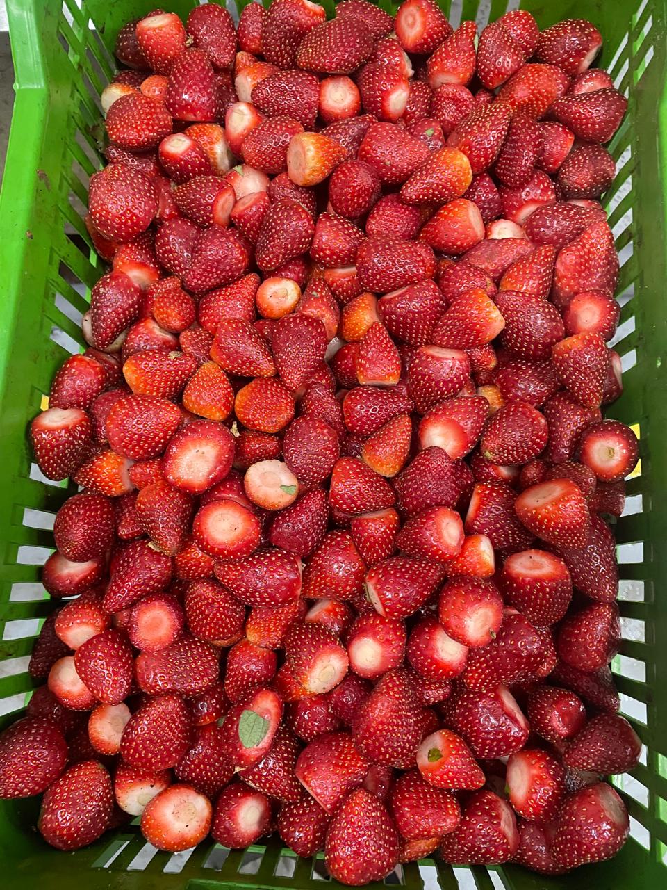 Fresh strawberry intake